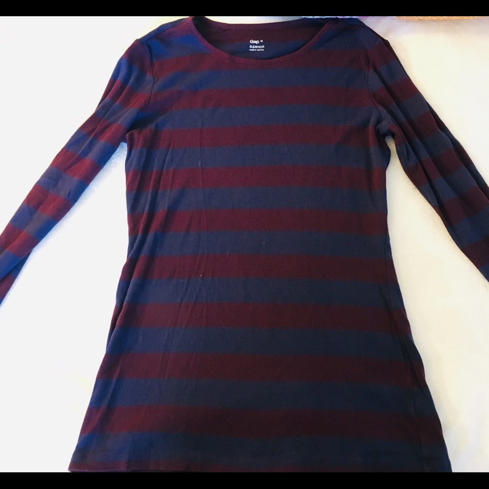 Gap Super Soft Long Sleeve Tee - M - Like New